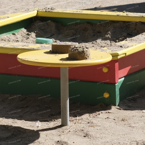 004291 - Столик для песочницы - фото пример 1